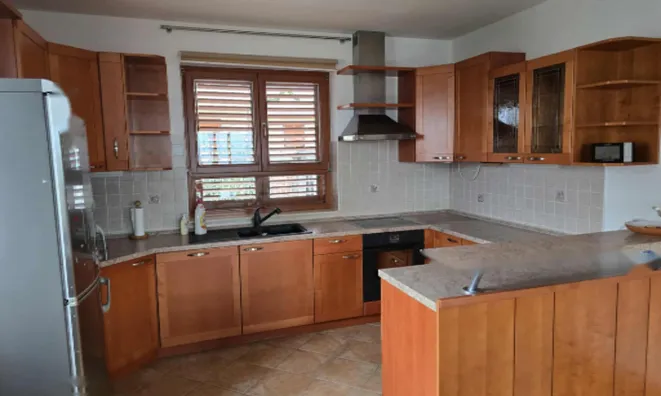 Недвижимость Четырёхкомнатная квартира Копер: 3