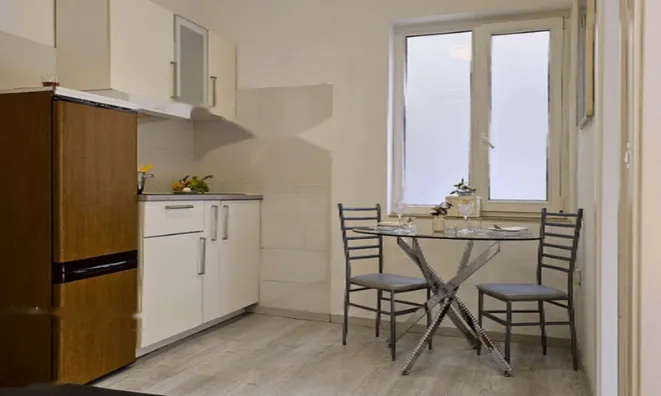 Недвижимость 2-комнатная квартира Центр: 2