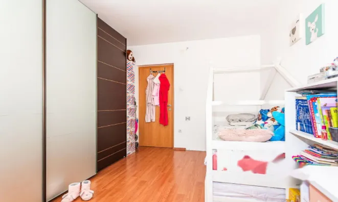 Недвижимость Квартира, 5 и более комнат: 18