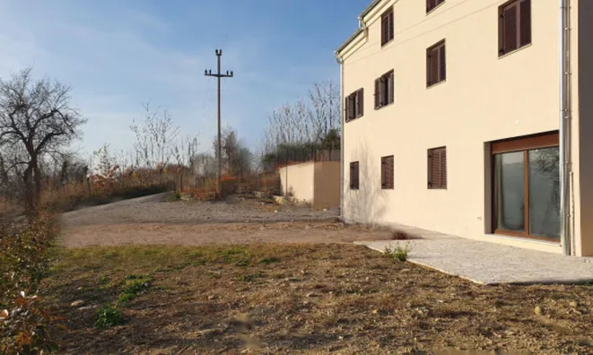 Недвижимость Четырехкомнатная квартира в Новых Сечовлях: 4