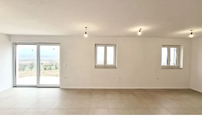 Недвижимость Четырехкомнатная квартира в Новых Сечовлях: 14