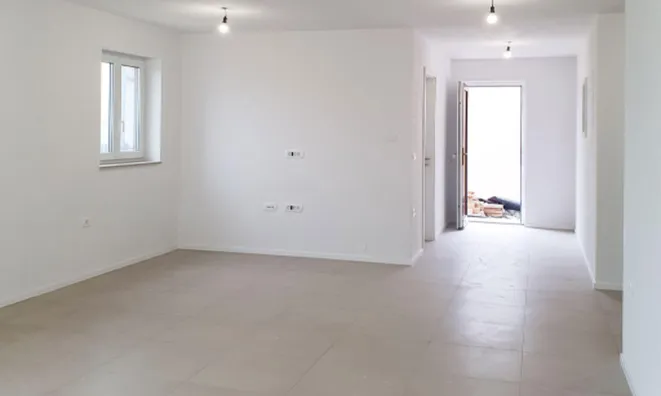 Недвижимость Четырехкомнатная квартира в Новых Сечовлях: 15