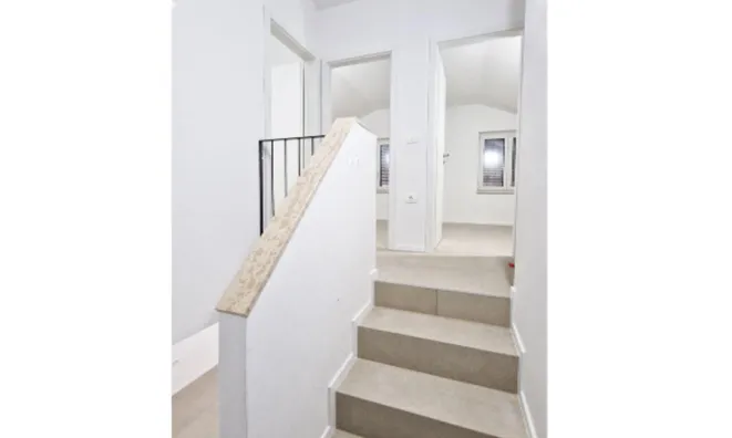 Недвижимость Четырехкомнатная квартира в Новых Сечовлях: 18