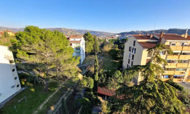 Недвижимость Двухкомнатная квартира в центре Луция: 14