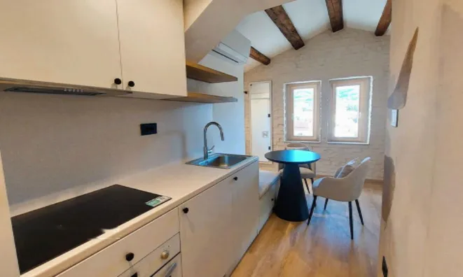 Недвижимость Квартира-студия в центре Изолы: 5