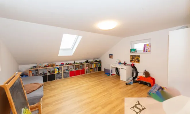 Недвижимость Дом, Врховцы: 11