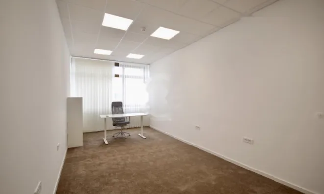 Недвижимость Коммерческое помещение: 2