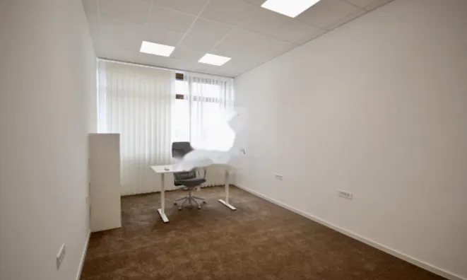 Недвижимость Коммерческое помещение: 4