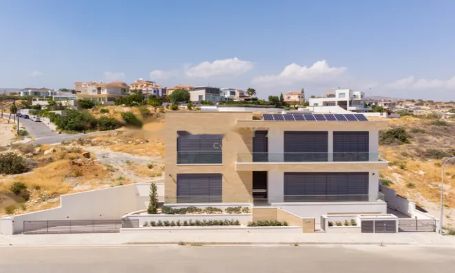 Недвижимость 5 Bedroom Villa For sale in Germasogeia, Limassol: 1