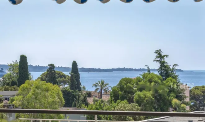 Недвижимость Apartment Croix des Gardes: 1