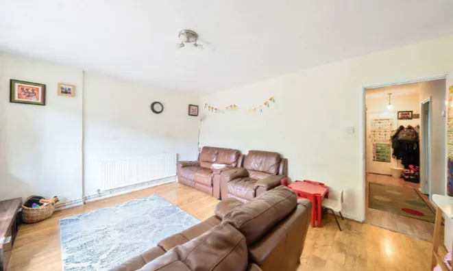 Недвижимость Dickens Estate: 1