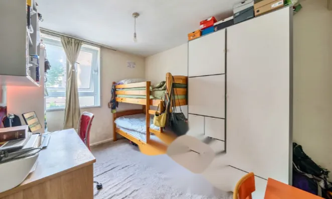 Недвижимость Dickens Estate: 2