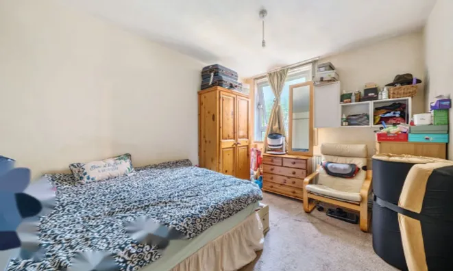 Недвижимость Dickens Estate: 3