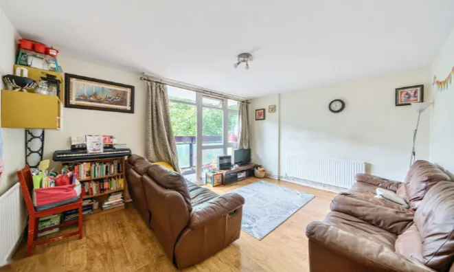 Недвижимость Dickens Estate: 7