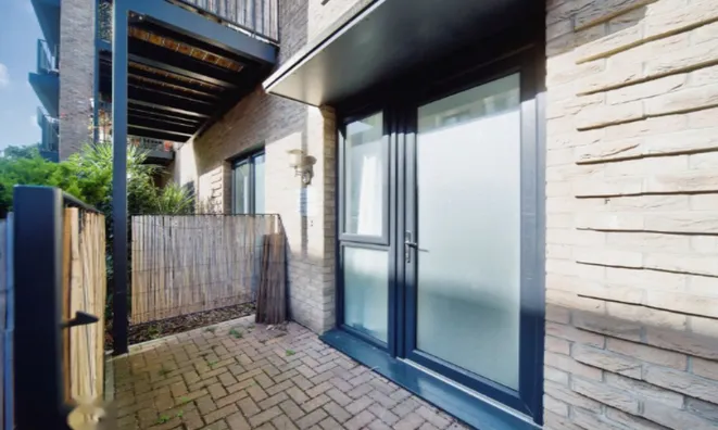 Недвижимость Woodley Crescent: 10