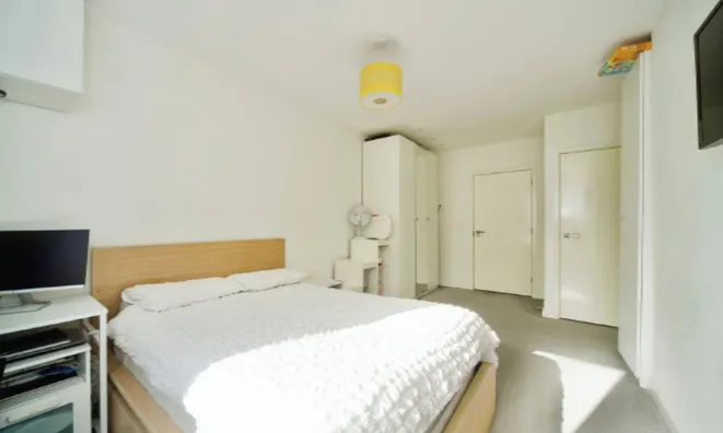 Недвижимость Woodley Crescent: 12