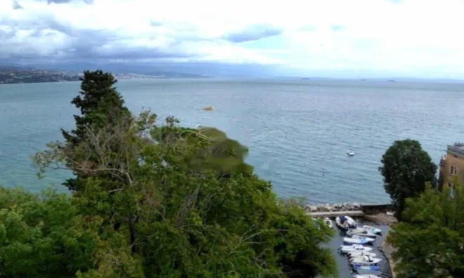 Недвижимость Четырехкомнатная квартира Центр: 2