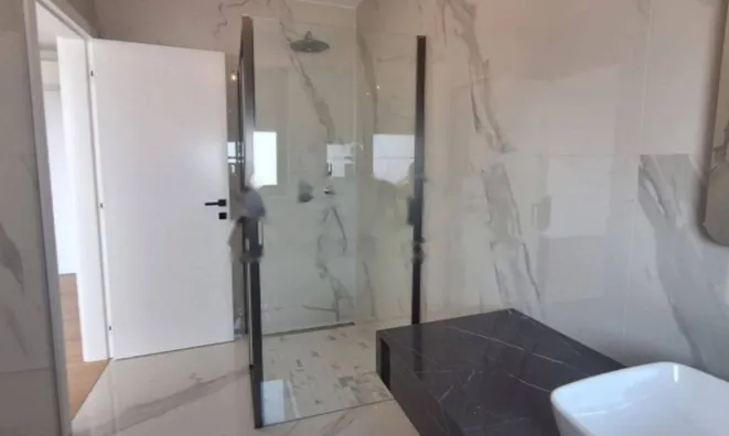 Недвижимость Четырехкомнатная квартира Побри: 9