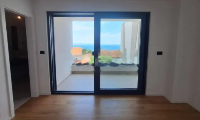 Недвижимость Четырехкомнатная квартира Побри: 11