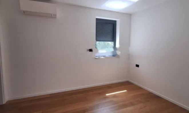 Недвижимость Четырехкомнатная квартира Побри: 12