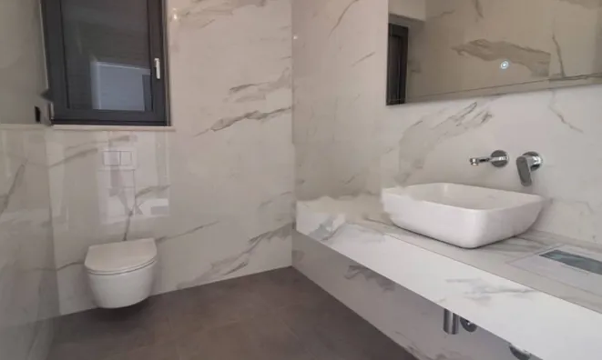 Недвижимость Четырехкомнатная квартира Побри: 13