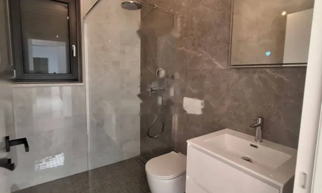 Недвижимость Четырехкомнатная квартира Побри: 15