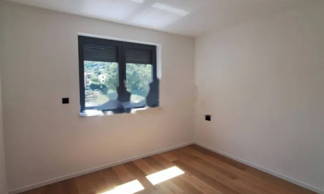 Недвижимость Четырехкомнатная квартира Побри: 16