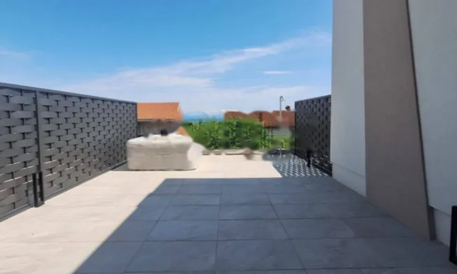 Недвижимость Четырехкомнатная квартира Побри: 17