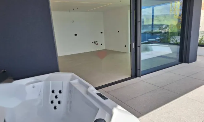 Недвижимость Четырехкомнатная квартира в центре: 7