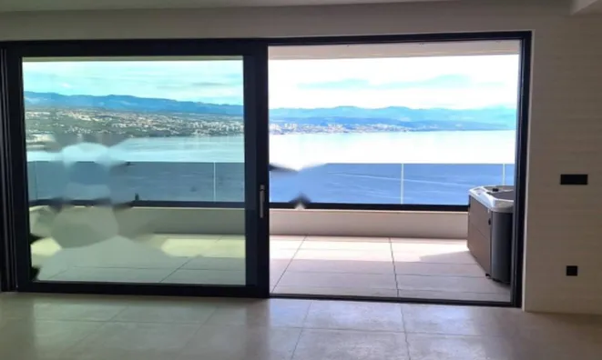 Недвижимость Четырехкомнатная квартира в центре: 8