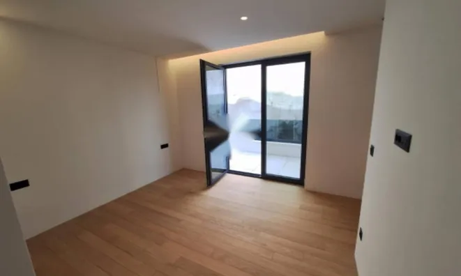 Недвижимость Четырехкомнатная квартира в центре: 17