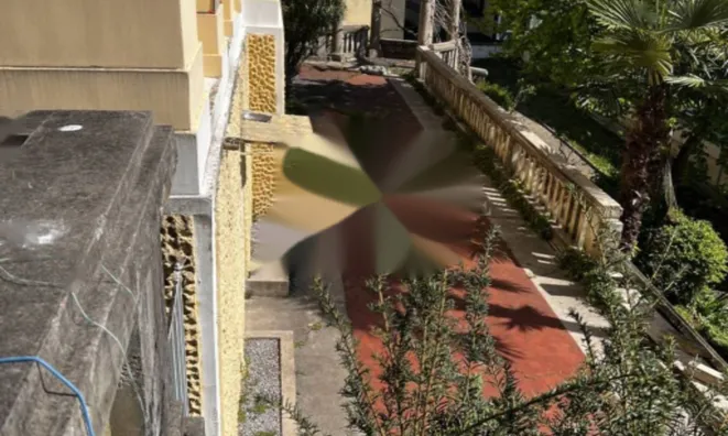 Недвижимость Четырехкомнатная квартира : 3