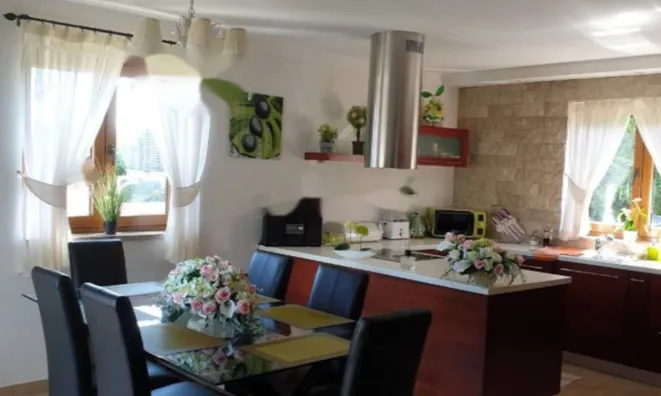 Недвижимость Семейный дом в Поляне: 7