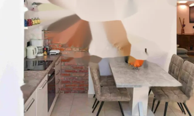 Недвижимость Двухкомнатная квартира Центр: 6