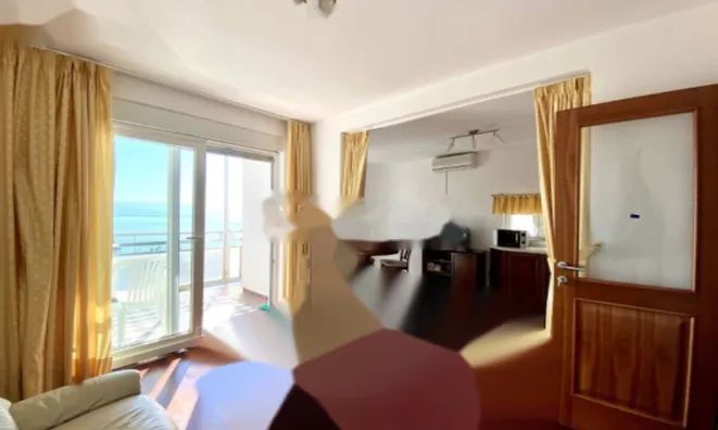 Недвижимость Трехкомнатная квартира, центр: 2