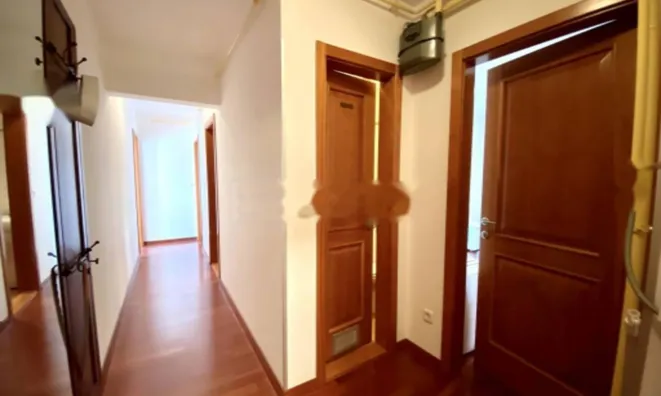 Недвижимость Трехкомнатная квартира, центр: 12