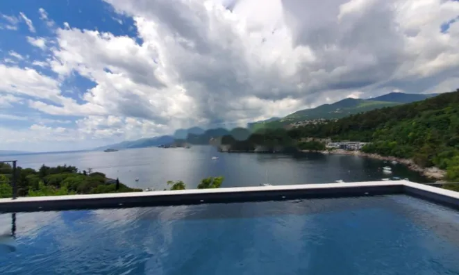 Недвижимость Четырёхкомнатная квартира в Опатии: 1