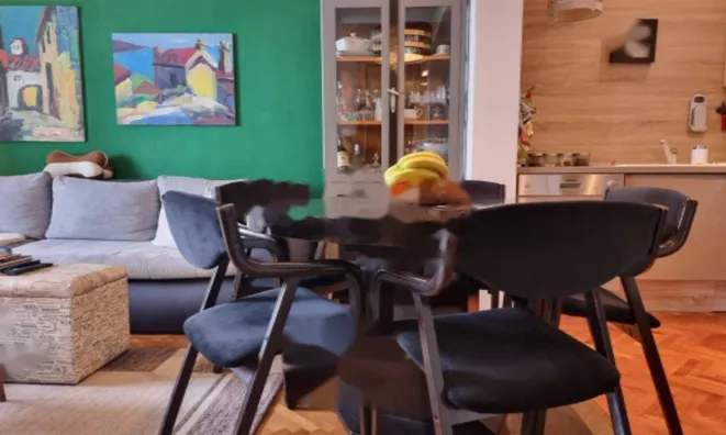 Недвижимость Трехкомнатная квартира в центре: 5