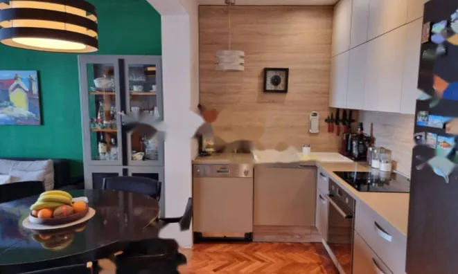 Недвижимость Трехкомнатная квартира в центре: 7