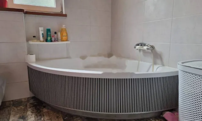 Недвижимость Трехкомнатная квартира в центре: 11