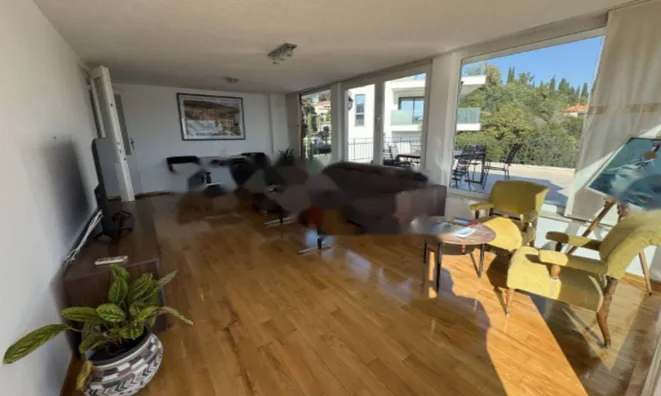 Недвижимость Четырехкомнатная квартира Центр: 4