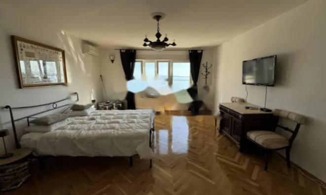 Недвижимость Четырехкомнатная квартира Центр: 5