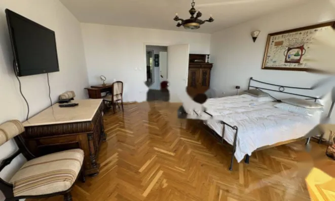 Недвижимость Четырехкомнатная квартира Центр: 6