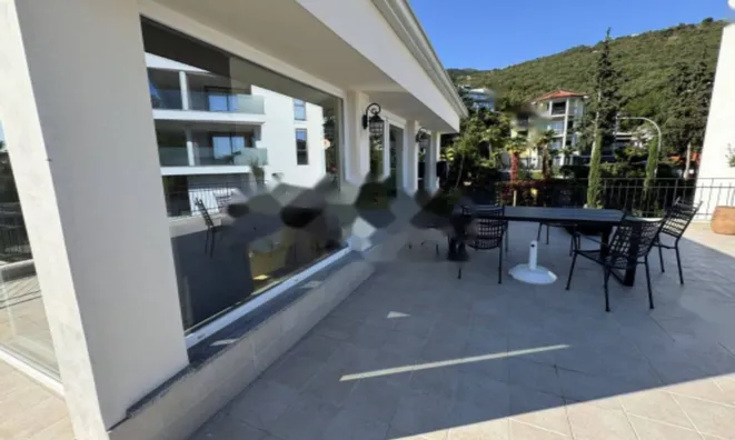 Недвижимость Четырехкомнатная квартира Центр: 12