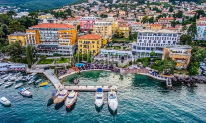 Недвижимость Трехкомнатная квартира Центр: 6