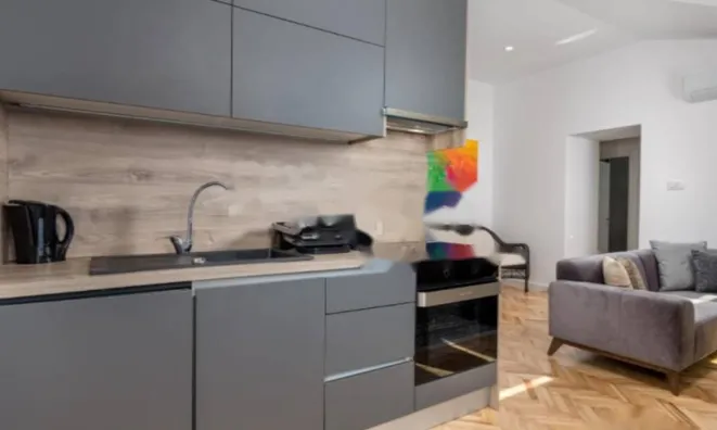 Недвижимость Трехкомнатная квартира Центр: 9