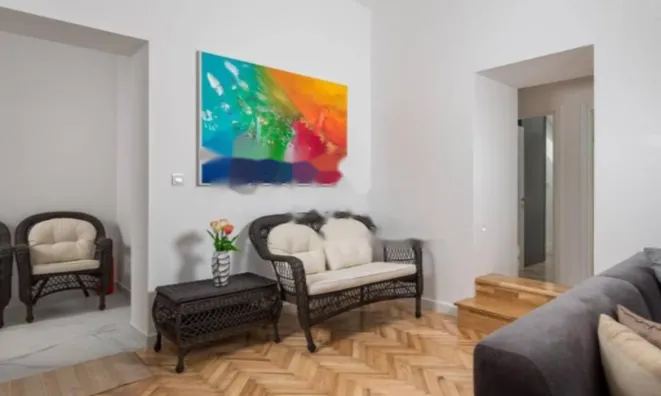 Недвижимость Трехкомнатная квартира Центр: 11