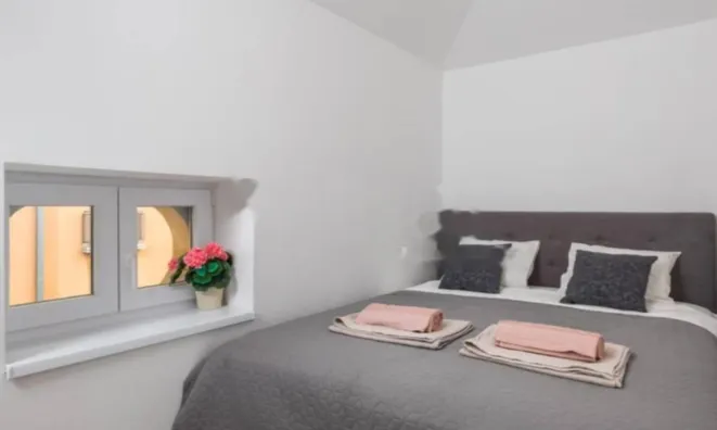 Недвижимость Трехкомнатная квартира Центр: 12