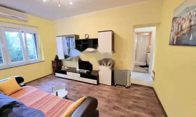 Недвижимость Двухкомнатная квартира в Центре: 2