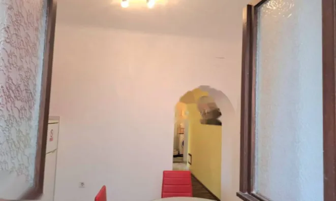 Недвижимость Двухкомнатная квартира в Центре: 12